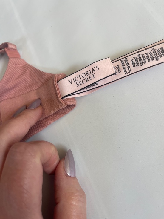 Body by Victoria's Secret Perfect Shape bra, 32D - Picture 2 of 4